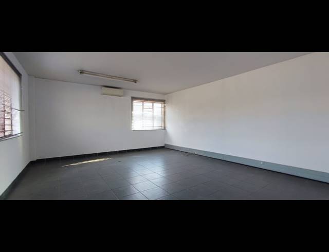 1,083M² WAREHOUSE TO LET IN SAMRAND BUSINESS PARK